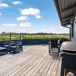 Iiris - 200m From The Sea By Interhome *