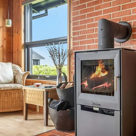 Vakantiehuis Iiris - 200m From The Sea By Interhome *